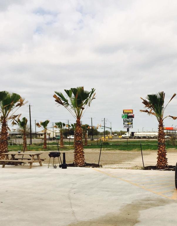 Texan Inn And Suites Tilden 외부 사진
