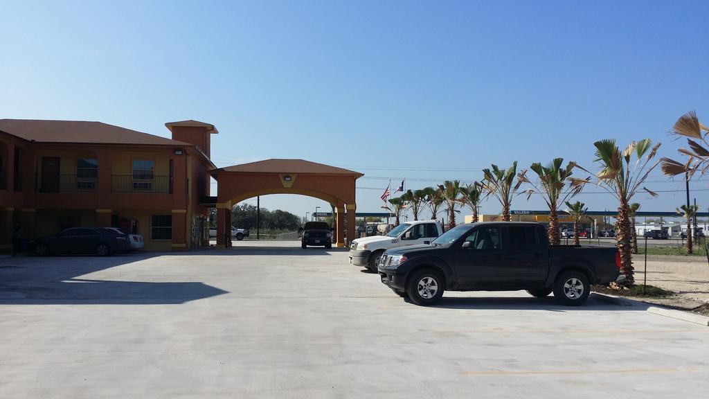 Texan Inn And Suites Tilden 외부 사진