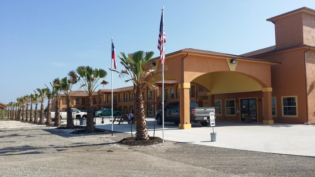Texan Inn And Suites Tilden 외부 사진